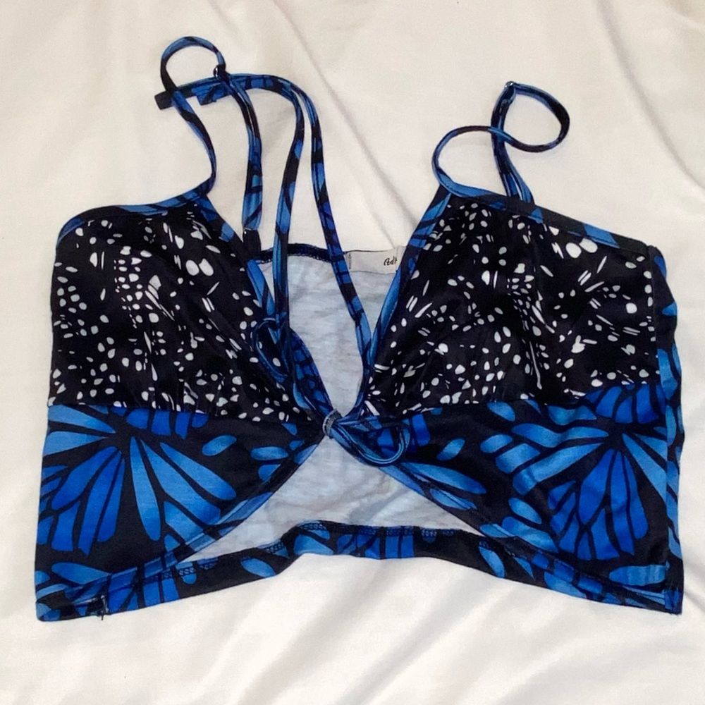 adika butterfly top😍